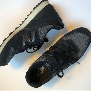 New Balance Black Tennis Shoes